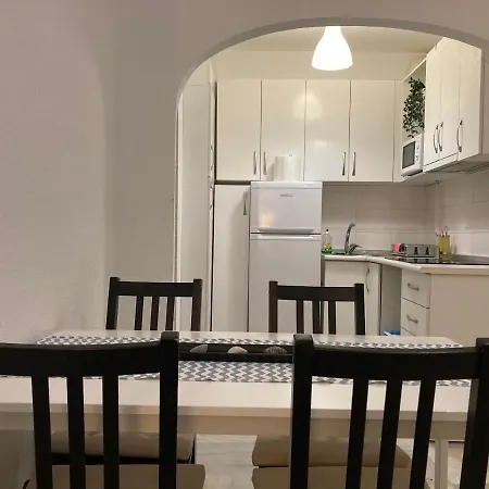 Costa Holidays Downtown Apartment