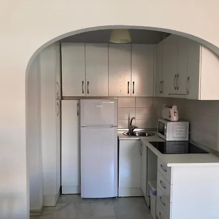 Costa Holidays Downtown Apartment
